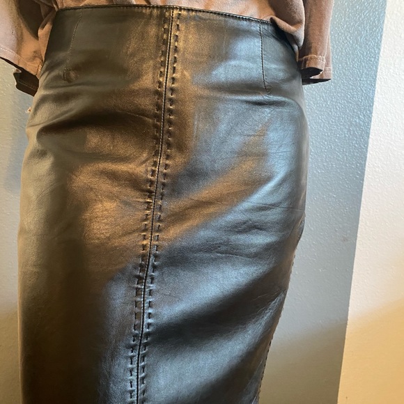 90’s Real Leather Skirt w. Stitching Sz M - Picture 2 of 8